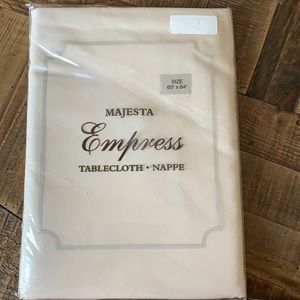 Creme colored table cloth